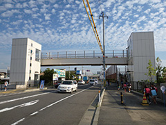 鳥屋野横断歩道橋