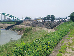 河川復旧：刈谷田川破堤地点